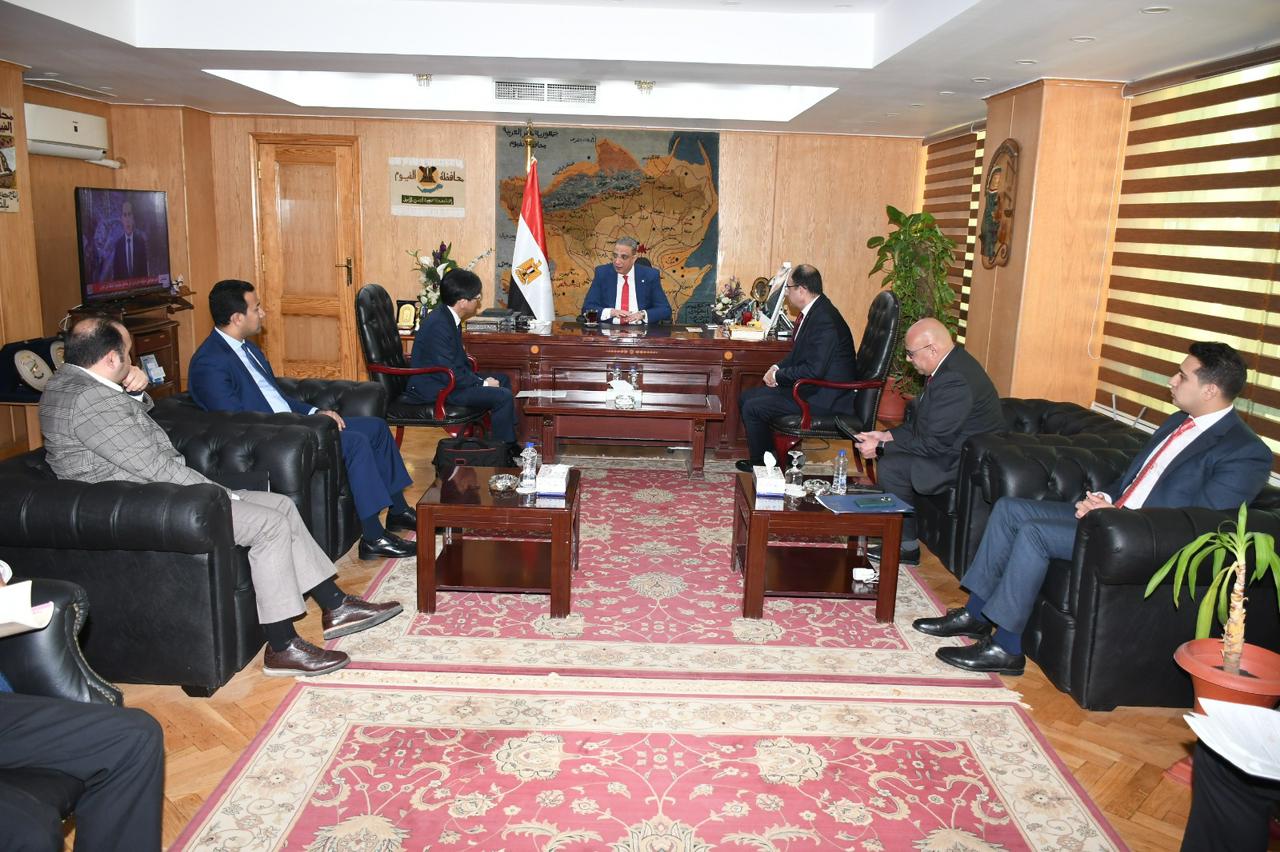 محافظ الفيوم خلال لقائه بوفد شركة يازاكي اليابانية