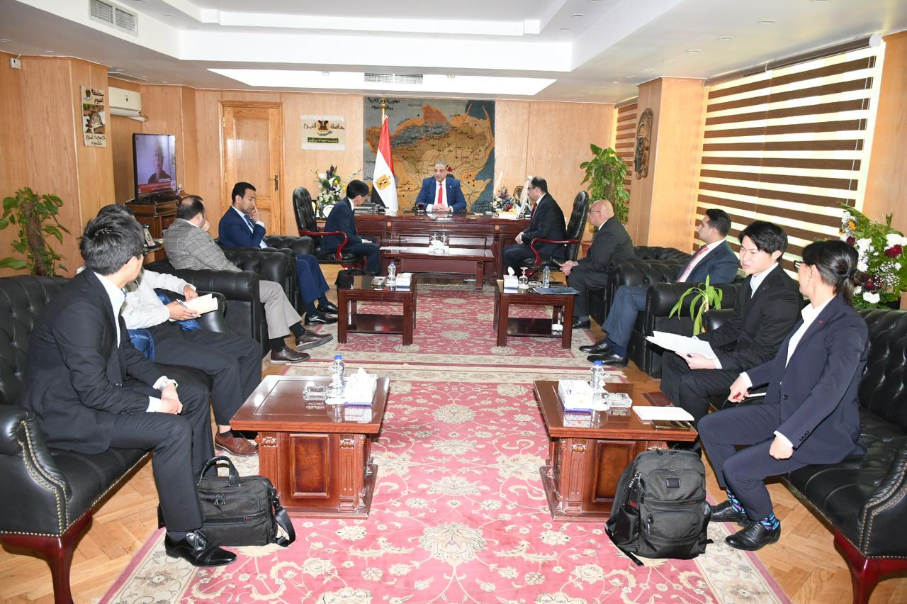 محافظ الفيوم خلال لقائه بوفد شركة يازاكي اليابانية