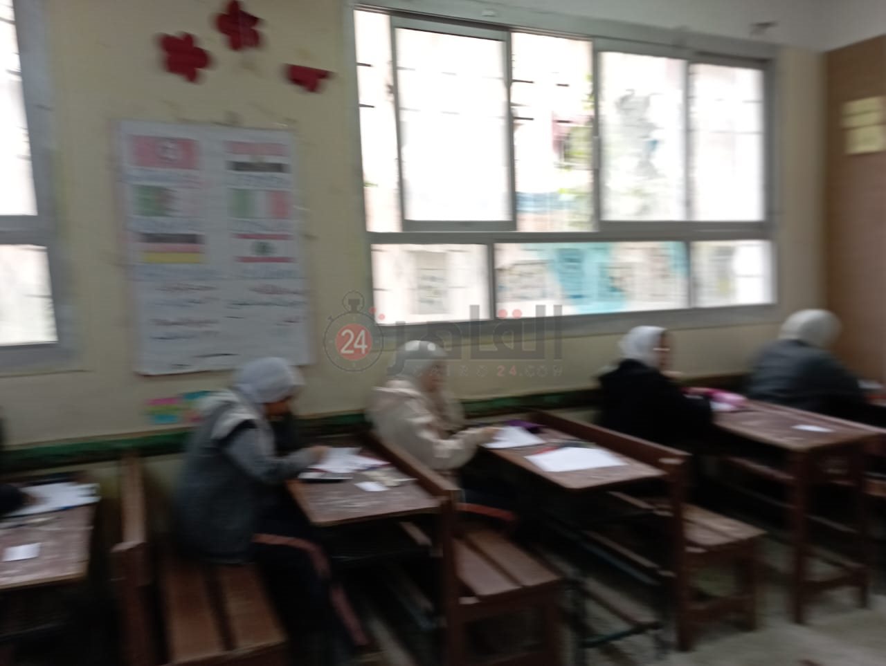 طلاب الشهادة الإعدادية يؤدون امتحان العلوم ببورسعيد