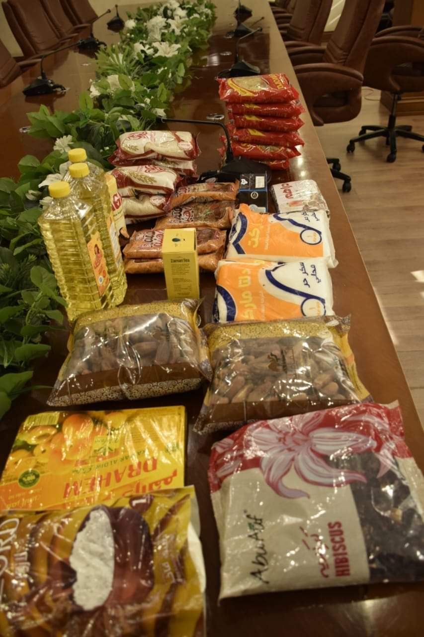 سلع غذائية للأسر الأولى بالرعاية ومحدودي الدخل والموظفين ببورسعيد 