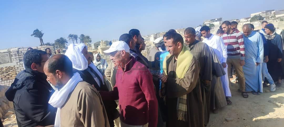 جانب من تشييع الجنازة