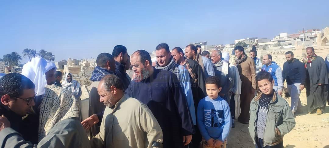 جانب من تشييع الجنازة