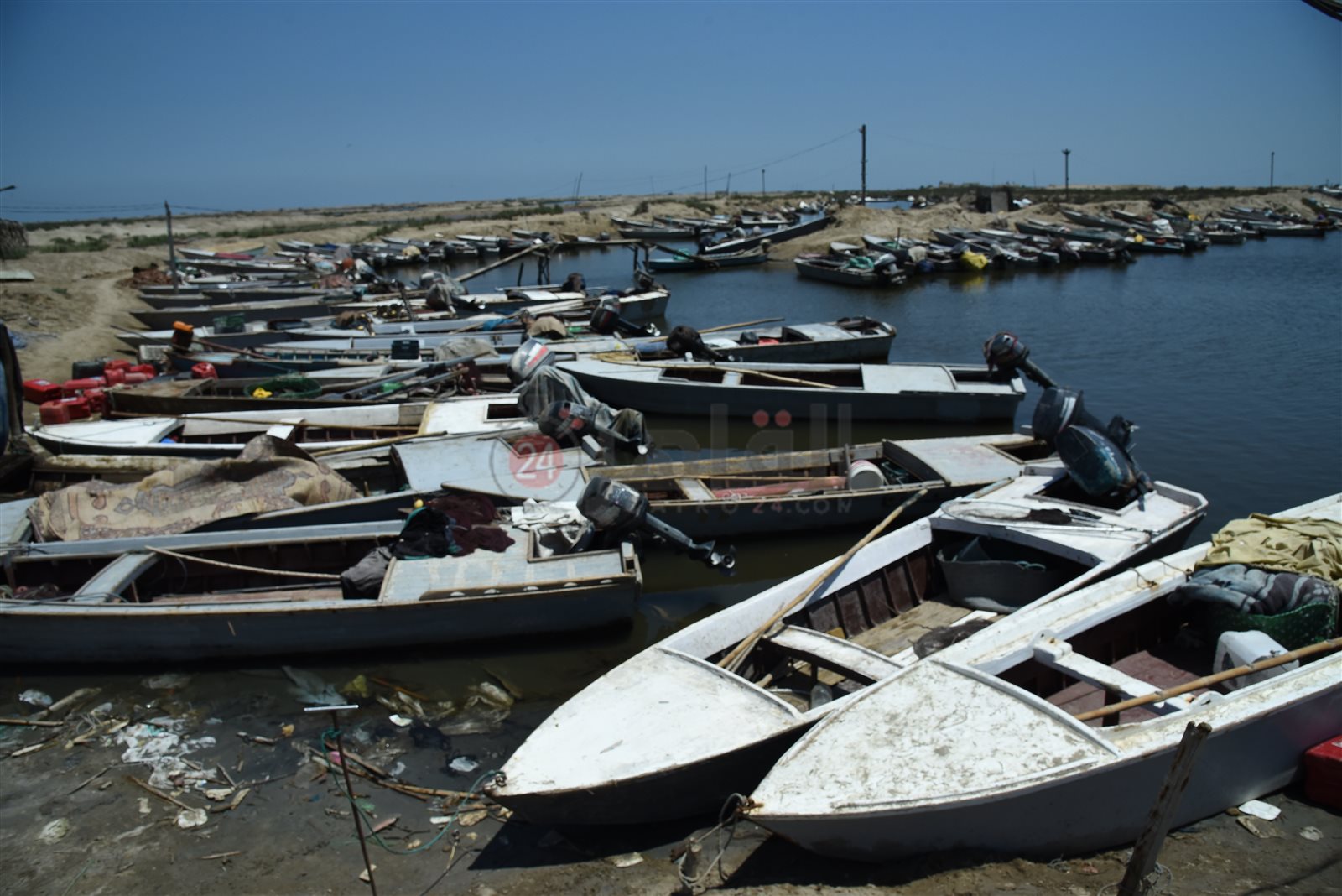مراكب على ضفاف بحيرة المنزلة قرية شطا- دمياط