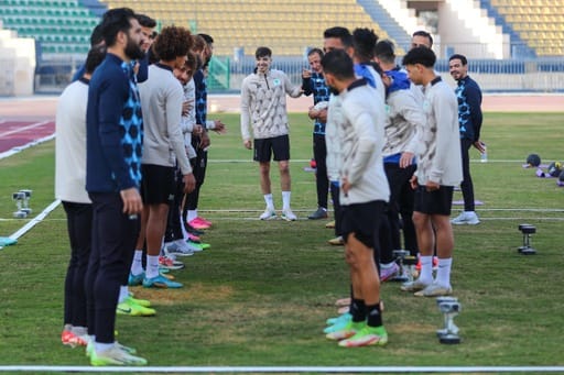 الجزائري عبد الرحيم دغموم يشارك في تدريبات المصري