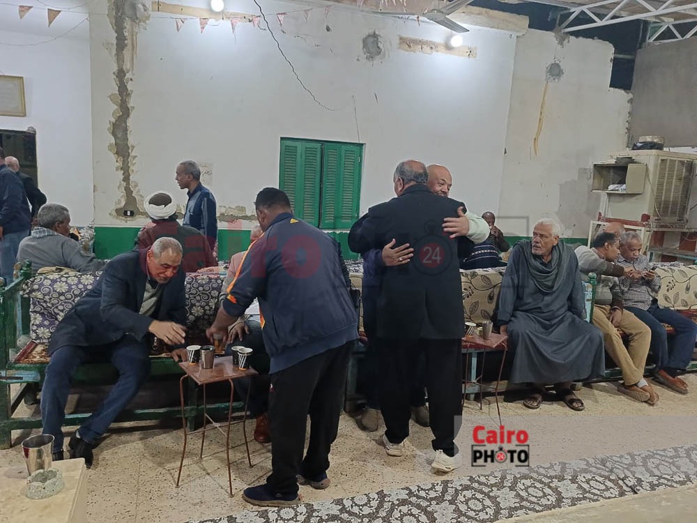 عزاء شقيقة محمد منير