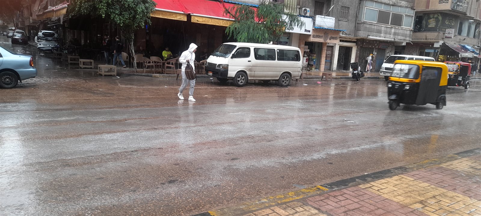سقوط الأمطار في الإسكندرية 