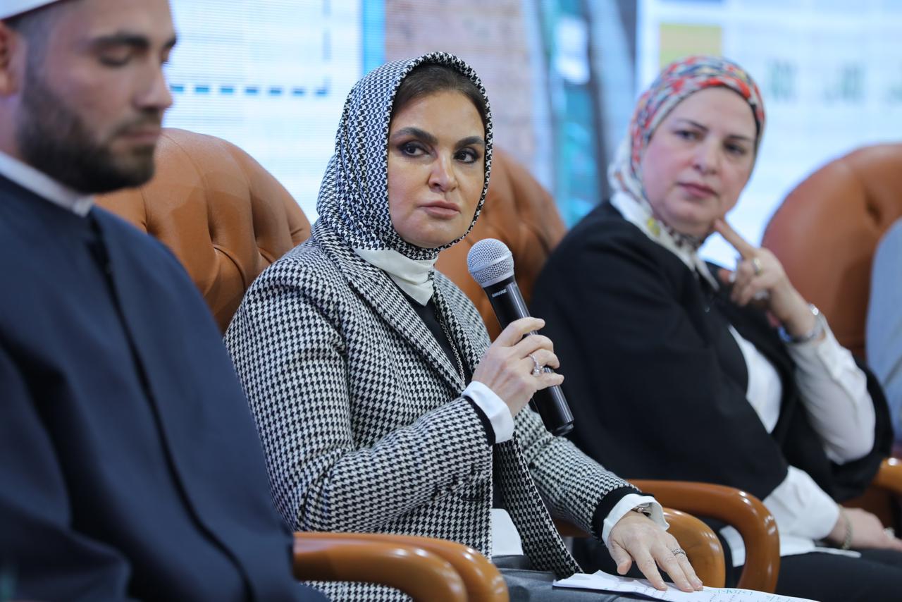 جانب من الندوة