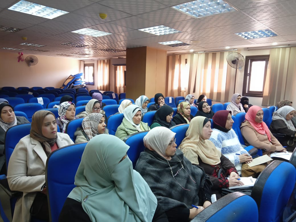 اجتماع وكيل صحة الدقهلية برئيسات تمريض