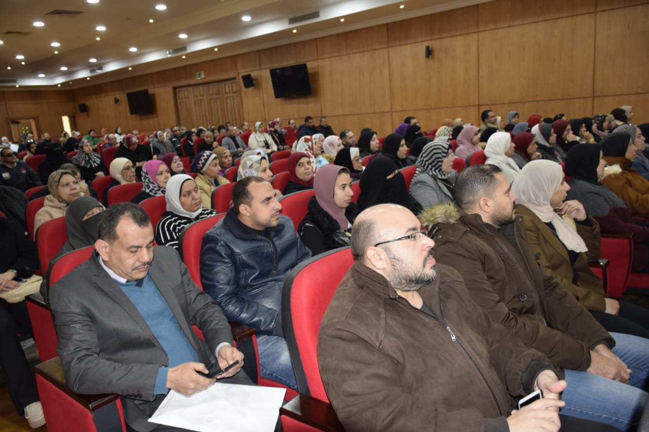 محافظ بورسعيد يستقبل وفد وزارة المالية