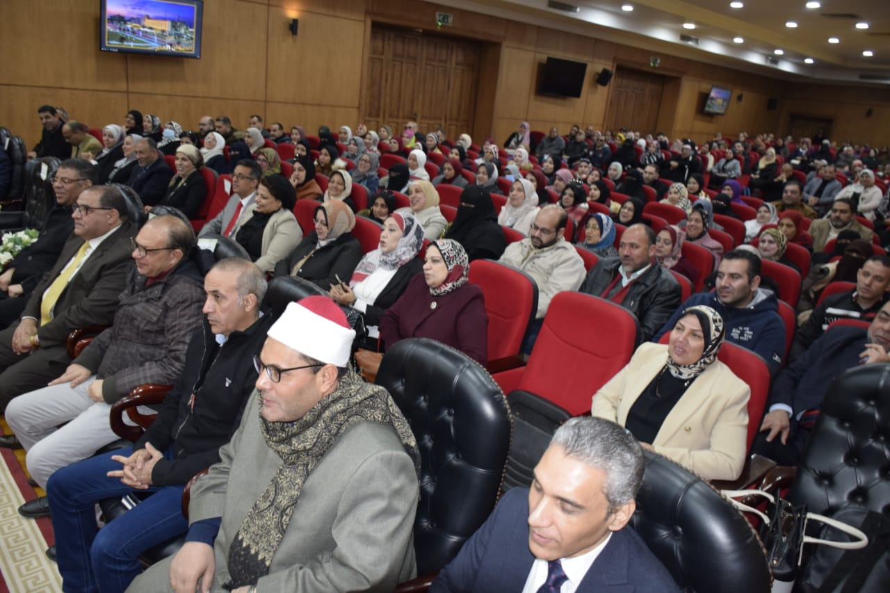 محافظ بورسعيد يستقبل وفد وزارة المالية