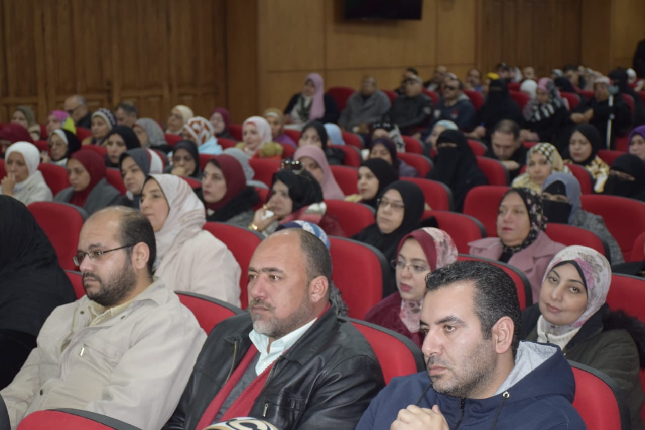 محافظ بورسعيد يستقبل وفد وزارة المالية