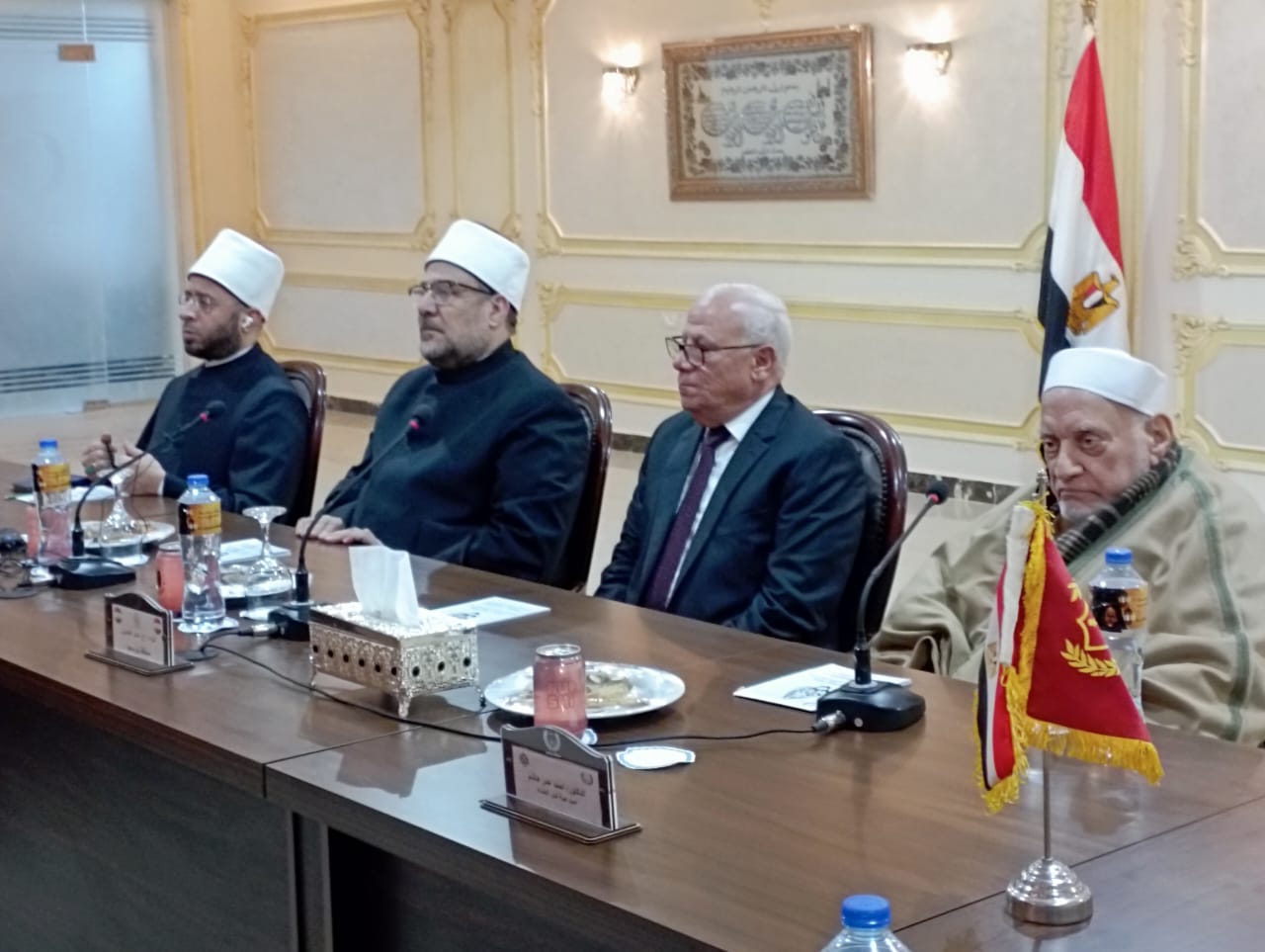 محافظ بورسعيد ووزير الأوقاف يلتقيان رؤساء مسابقات القرآن ووفود العالم المشاركة بمسابقة بورسعيد الدولية