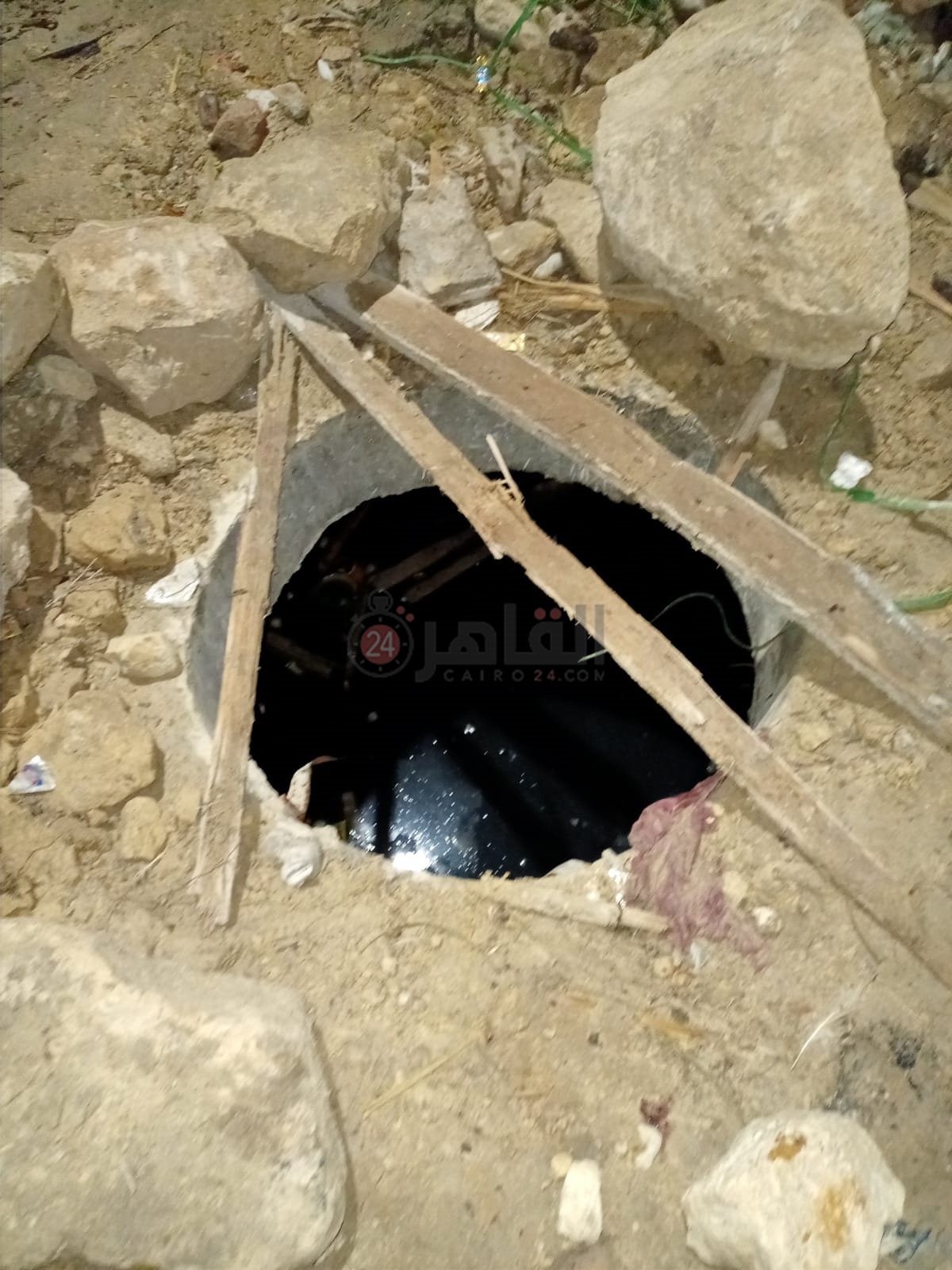 انتشال طفلة سقطت في بالوعة صرف صحي مفتوحة بمركز إطسا في الفيوم