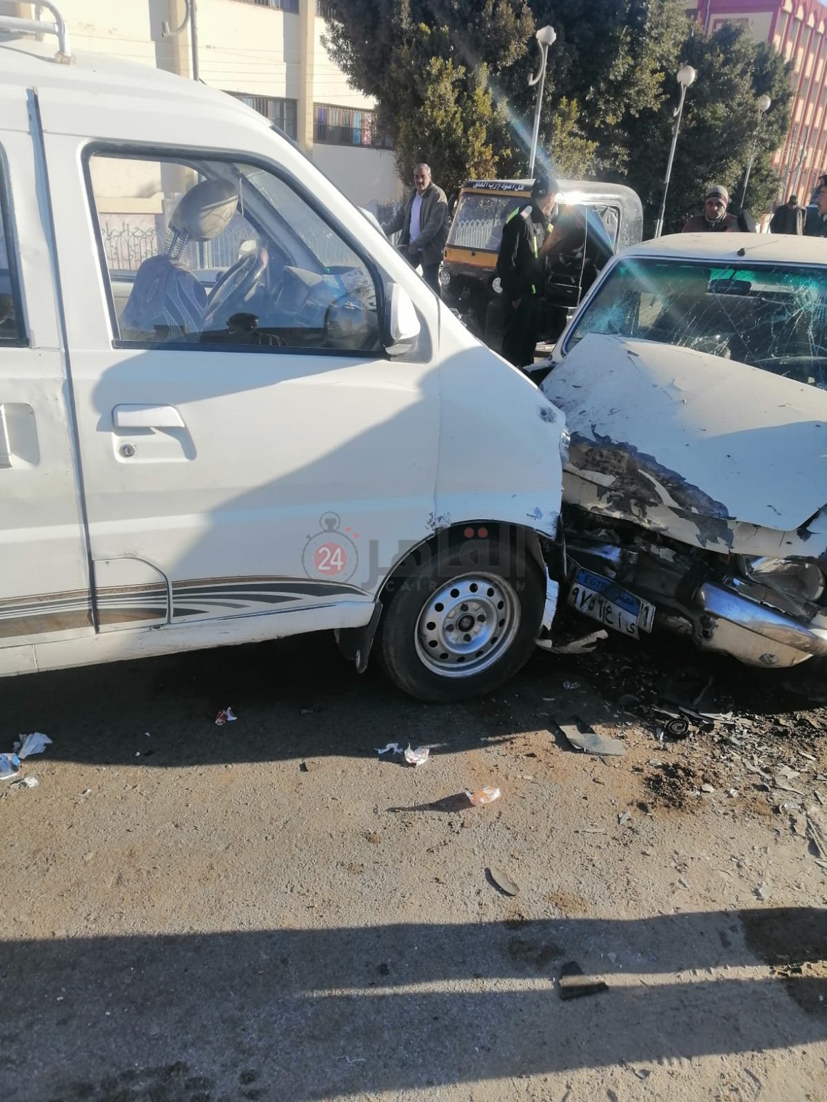 حادث تصادم بين سيارة ملاكي وميكروباص صغير بأسيوط