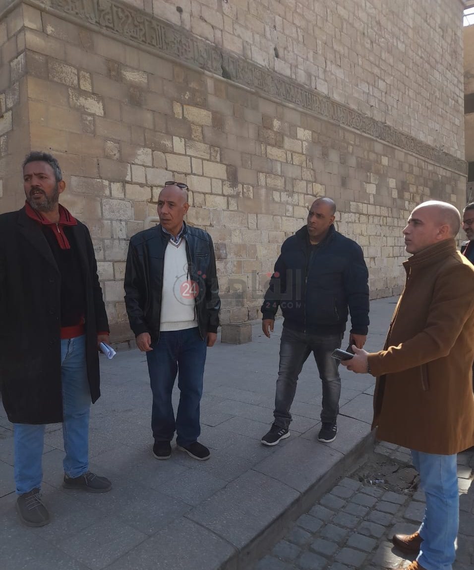 تغطية القباب بالبولي إثيلين حماية من الأمطار  (4)