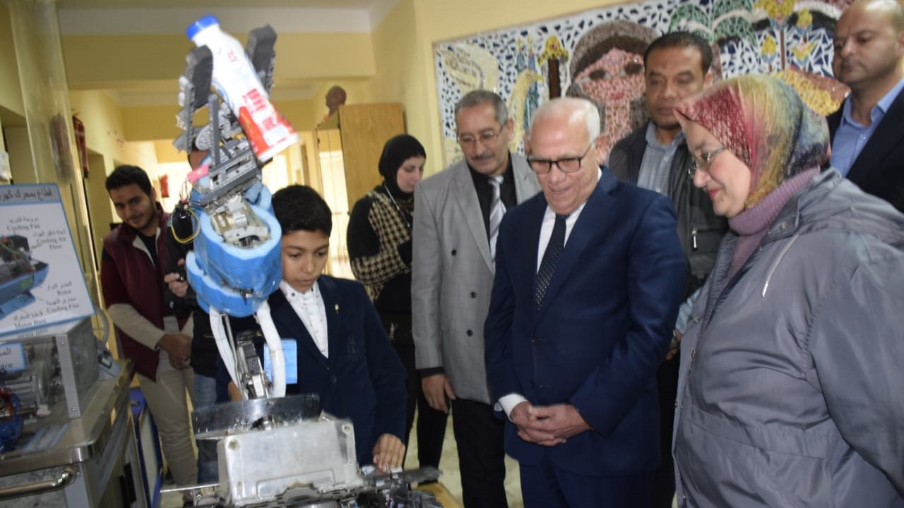 برنامج التنمية المهنية الرقمية لمعلمات رياض الاطفال - قص