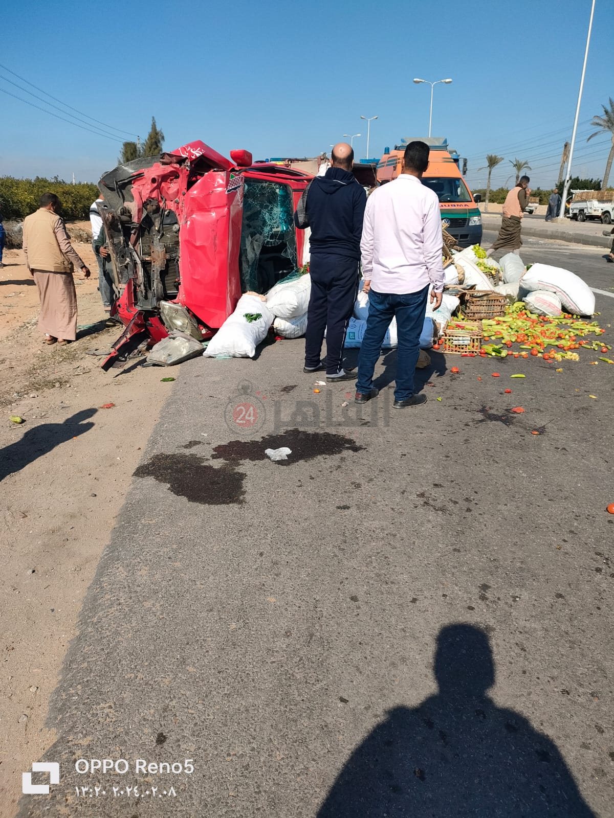 إصابة 5 أشخاص في حادث تصادم سيارتين بطريق الصالحية في الشرقية