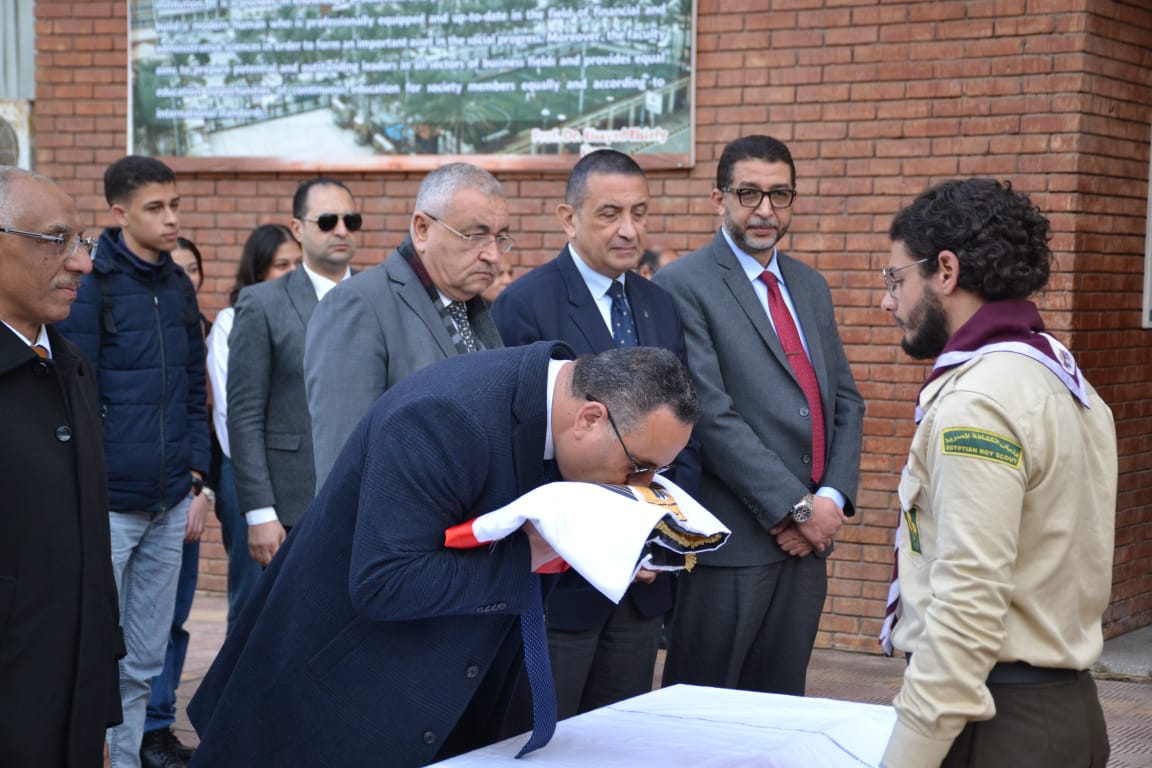 رئيس جامعة الإسكندرية يتفقد بدء الفصل الدراسي الثاني 