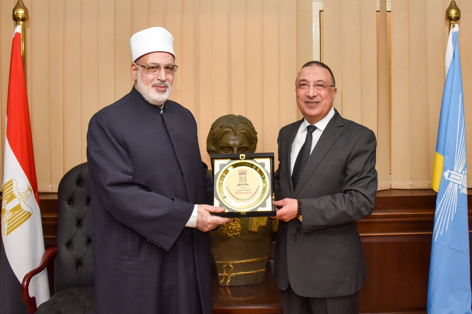 محافظ الإسكندرية يستقبل وفد الأزهر الشريف