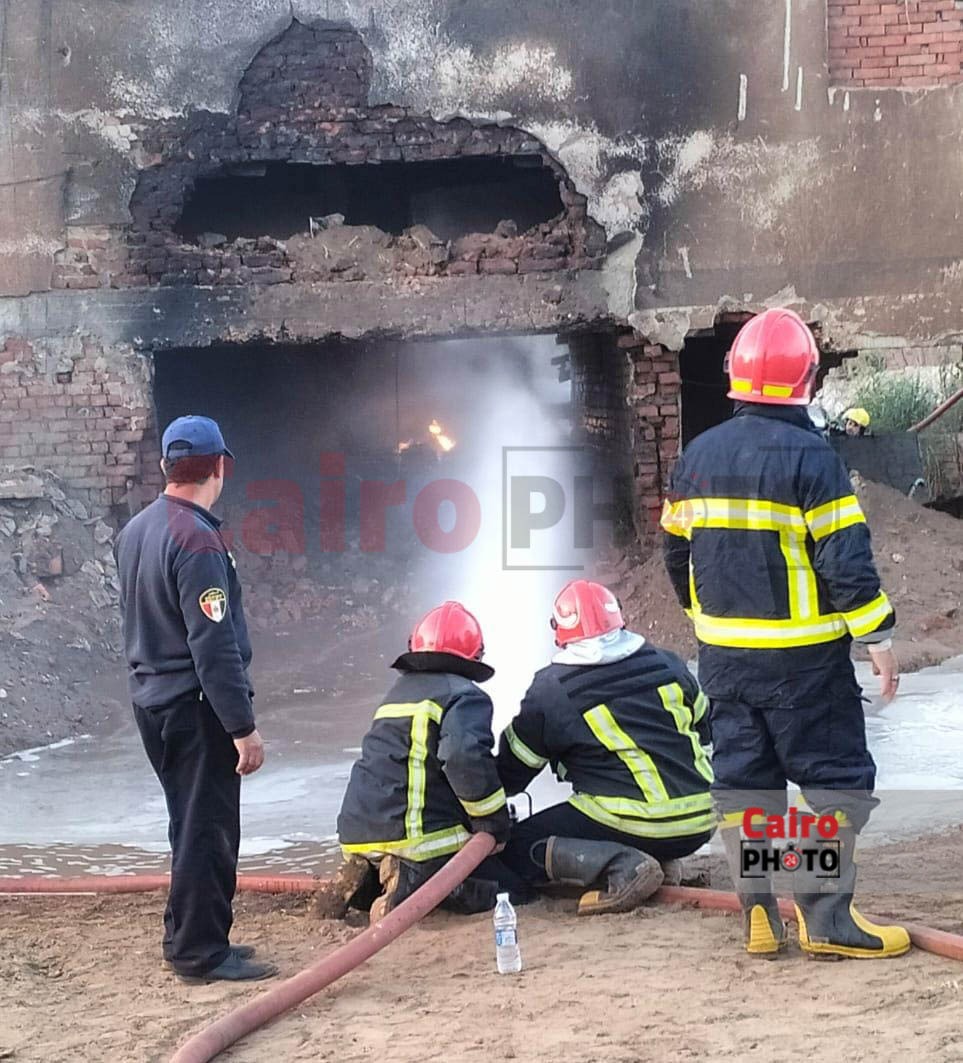 الصور الأولي لحريق مصنع طوب بالبحيرة