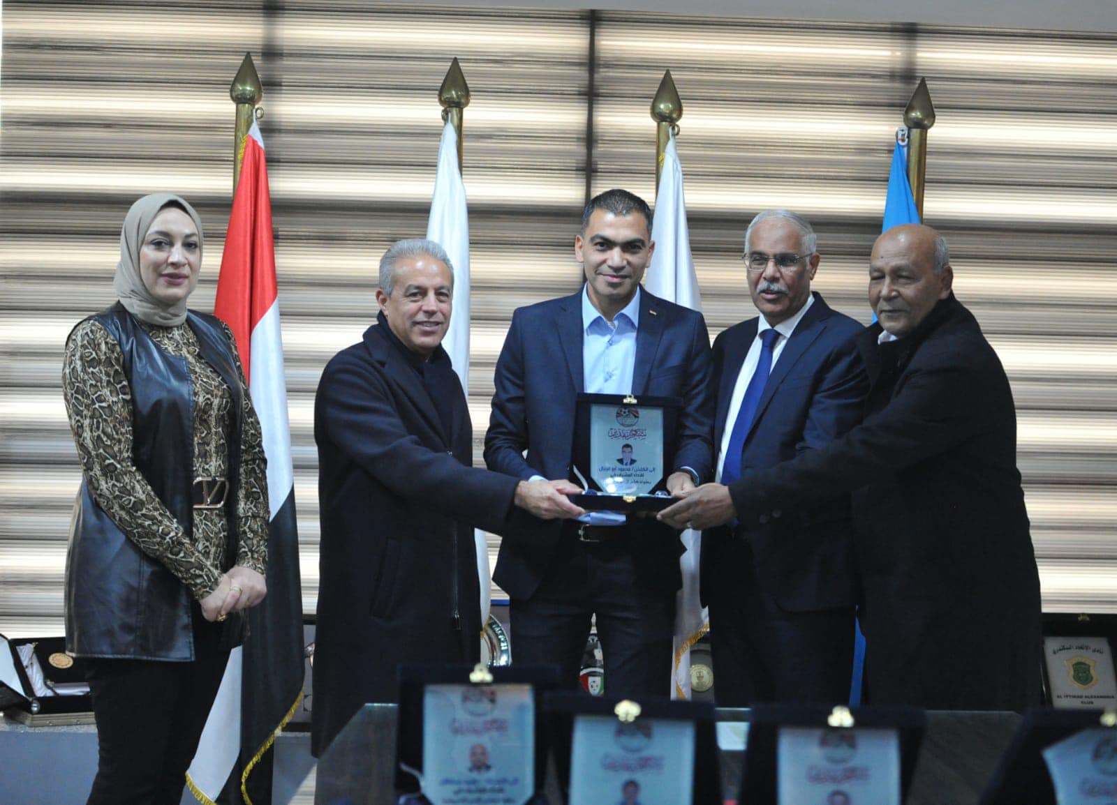 تكريم الحكام المشاركين في أمم إفريقيا (1)