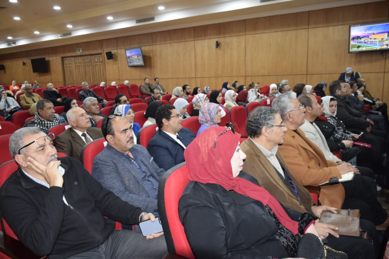 محافظ بورسعيد يفتتح ورشة العمل الاقليمية التوجيهية لتقديم الدعم الفني اللازم لاعداد أدلة ارشادية للهوية البصرية