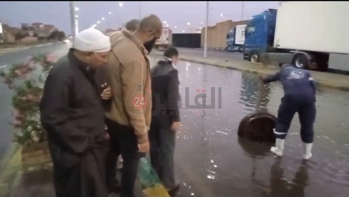 سقوط أمطار غزيرة على سفاجا 