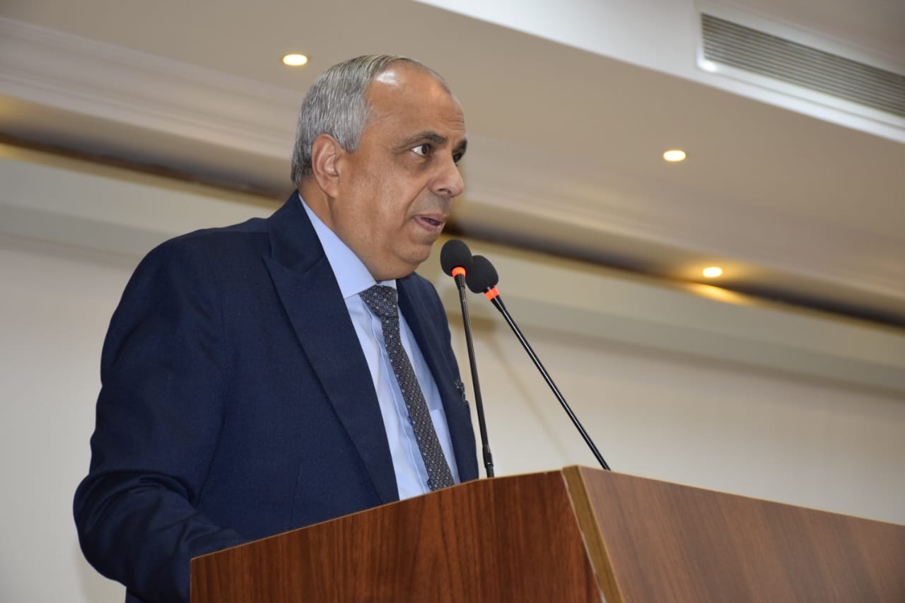 محافظ بورسعيد يكرم فريق الفائزون 