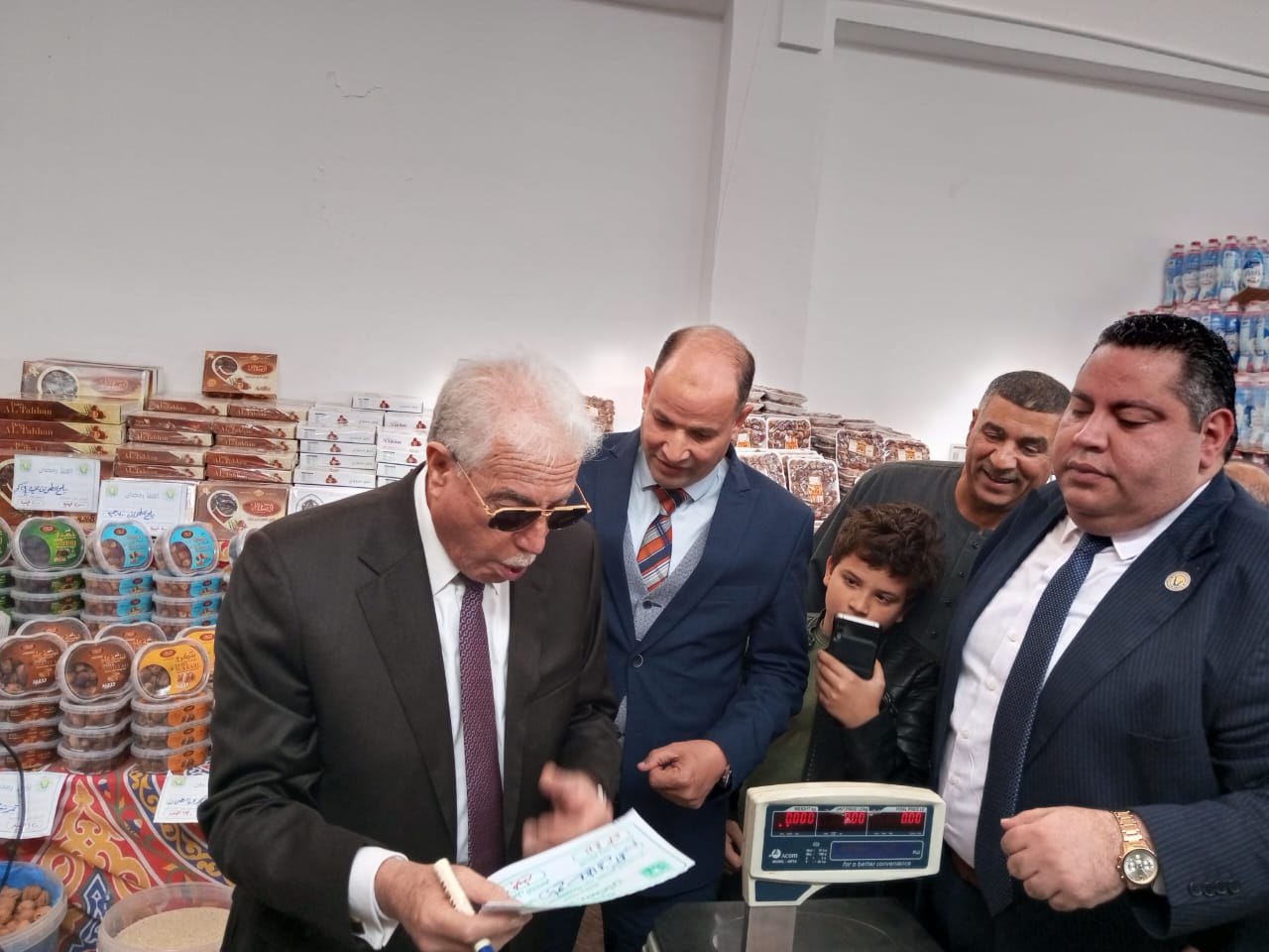 محافظ جنوب سيناء يفتتح معرض أهلا رمضان بدهب