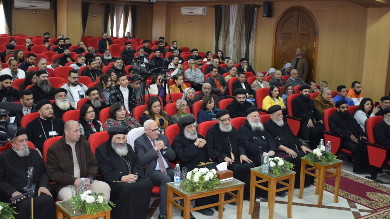 محافظ بورسعيد يشهد فعاليات لقاء منسقي مهرجان الكرازة المرقسية - قص