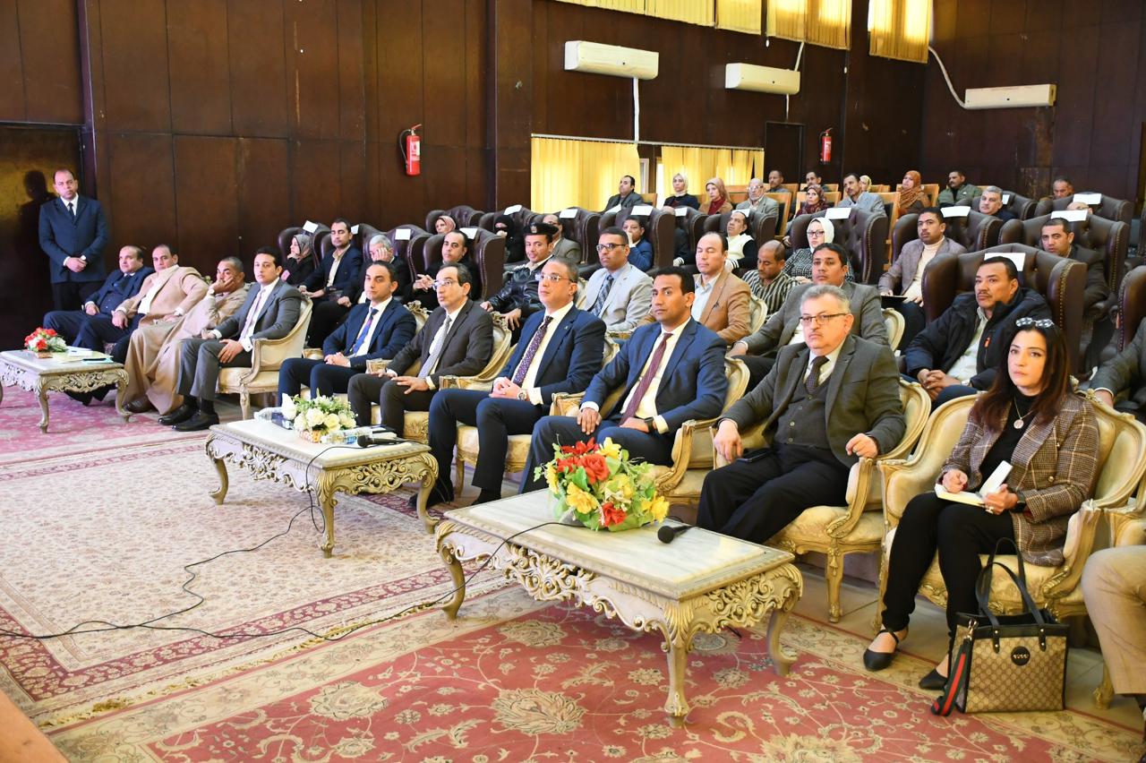 الجلسة الحوارية مع أعضاء مجلسي النواب والشيوخ بالفيوم