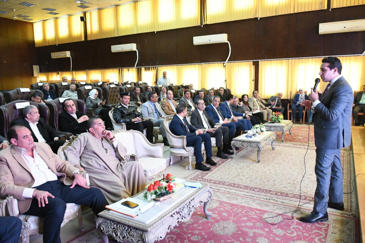 الجلسة الحوارية مع أعضاء مجلسي النواب والشيوخ بالفيوم