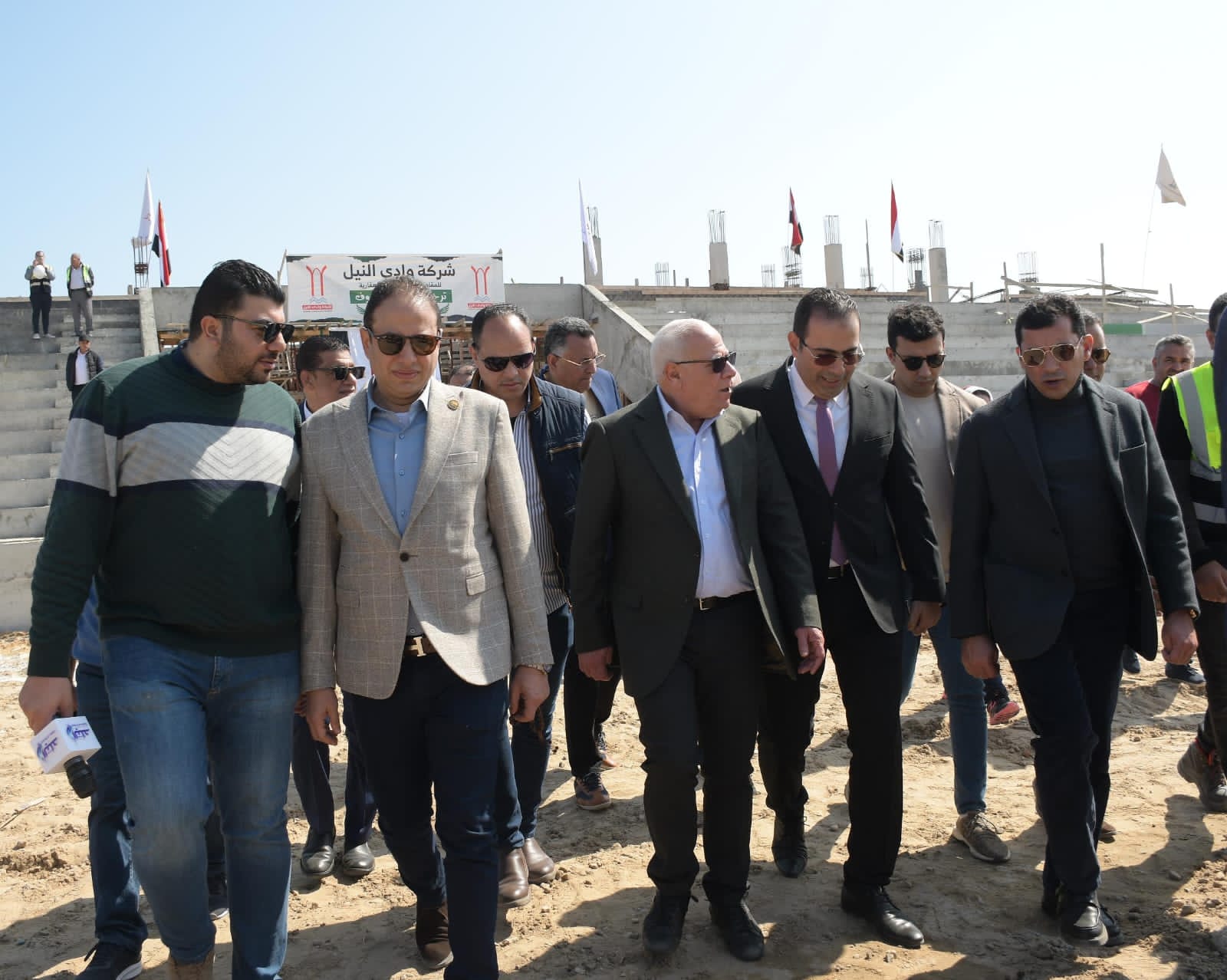 وزير الشباب والرياضة يتفقد سير الأعمال الإنشائية باستاد النادي المصري الجديد