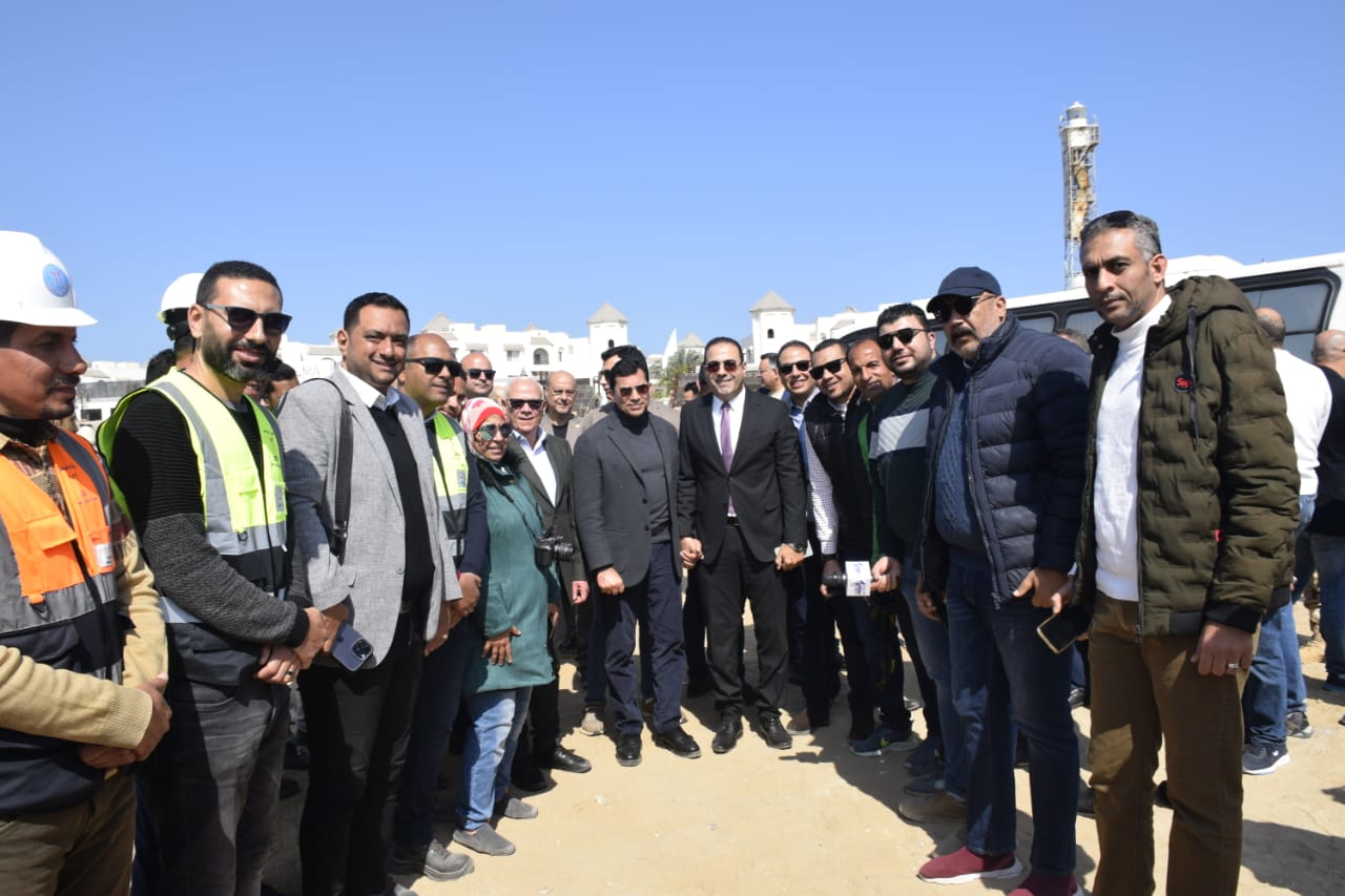 وزير الشباب والرياضة يتفقد سير الأعمال الإنشائية باستاد النادي المصري الجديد