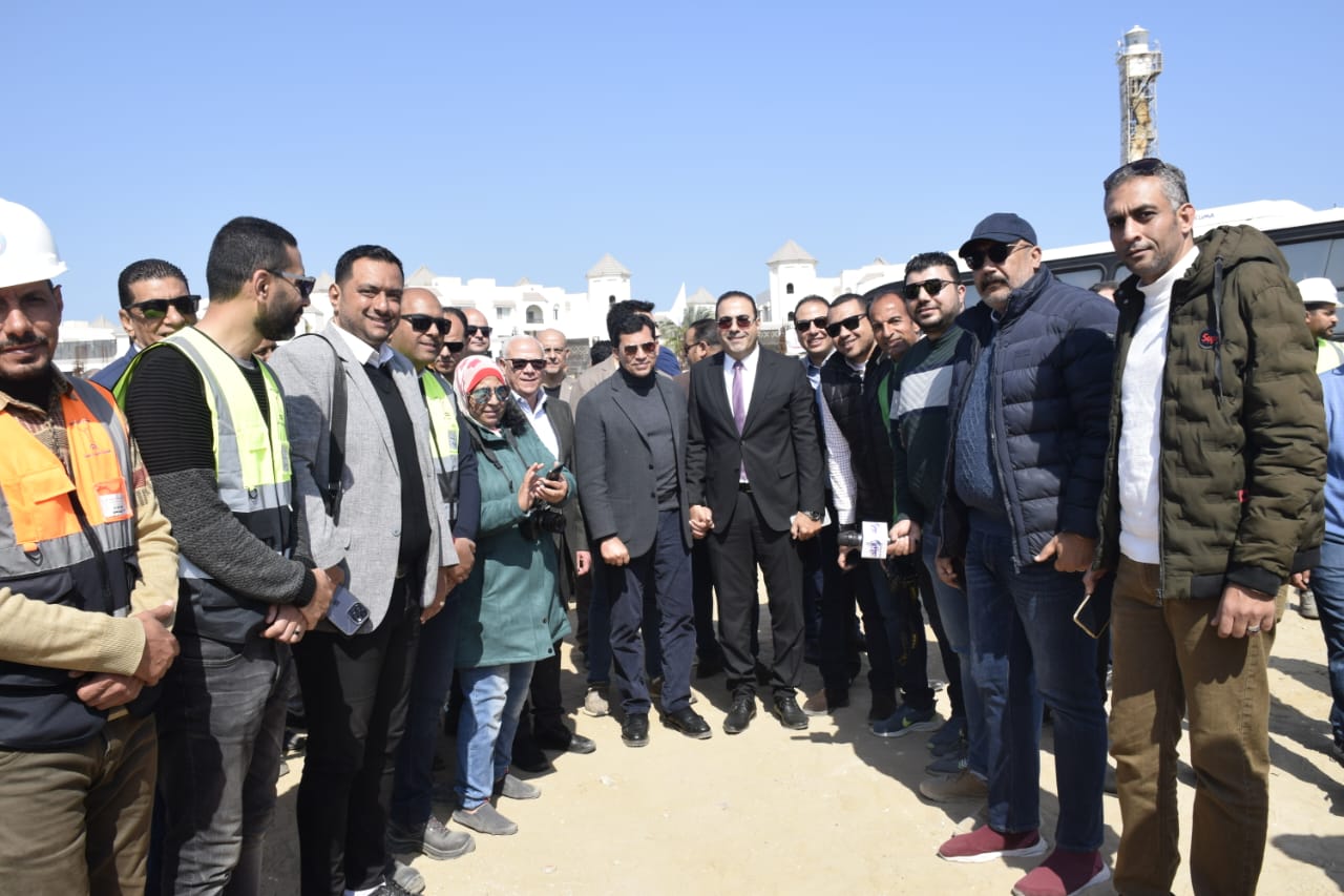 وزير الشباب والرياضة يتفقد سير الأعمال الإنشائية باستاد النادي المصري الجديد