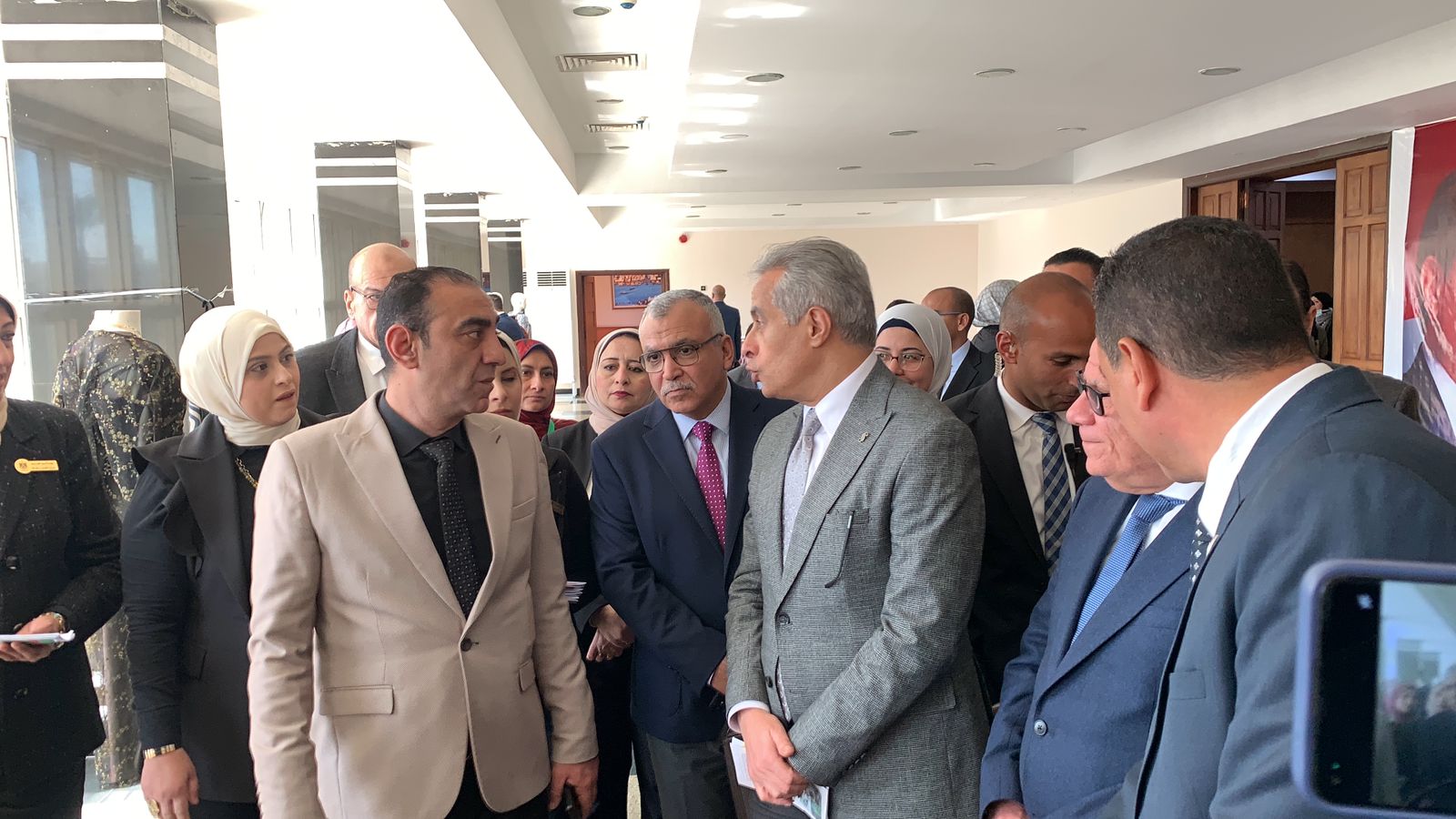 وزير العمل يتفقد معرض ببورسعيد 