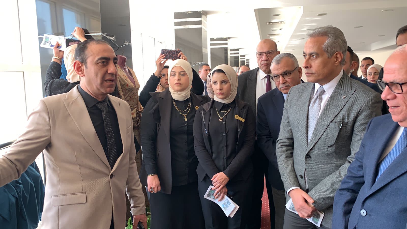 وزير العمل يتفقد معرض ببورسعيد 