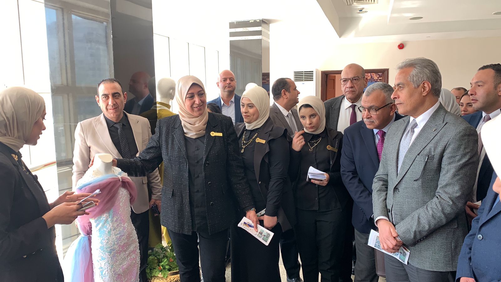 وزير العمل يتفقد معرض ببورسعيد 