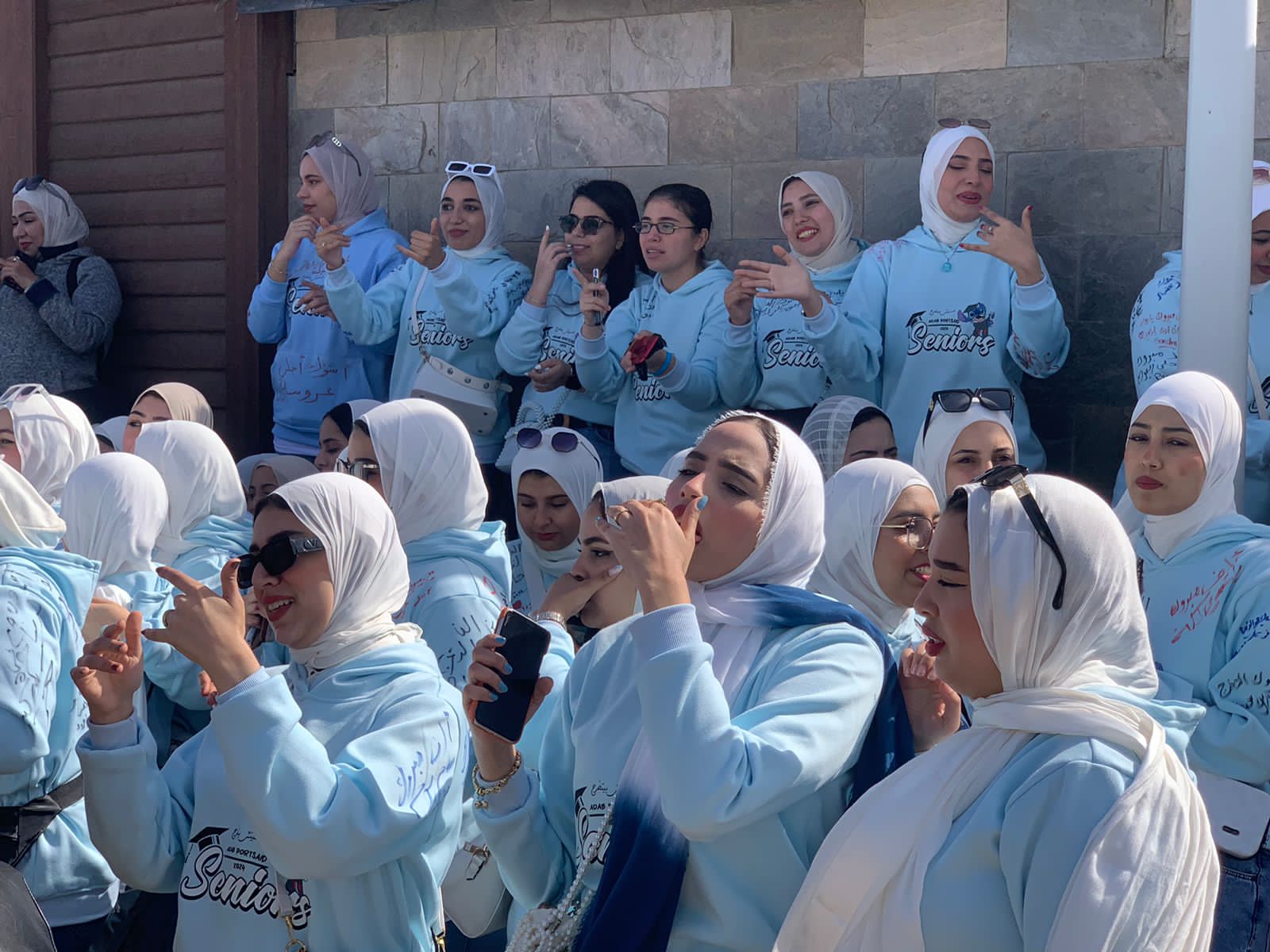 طلاب كلية الأداب ببورسعيد يحتفلون بقرب تخرجهم