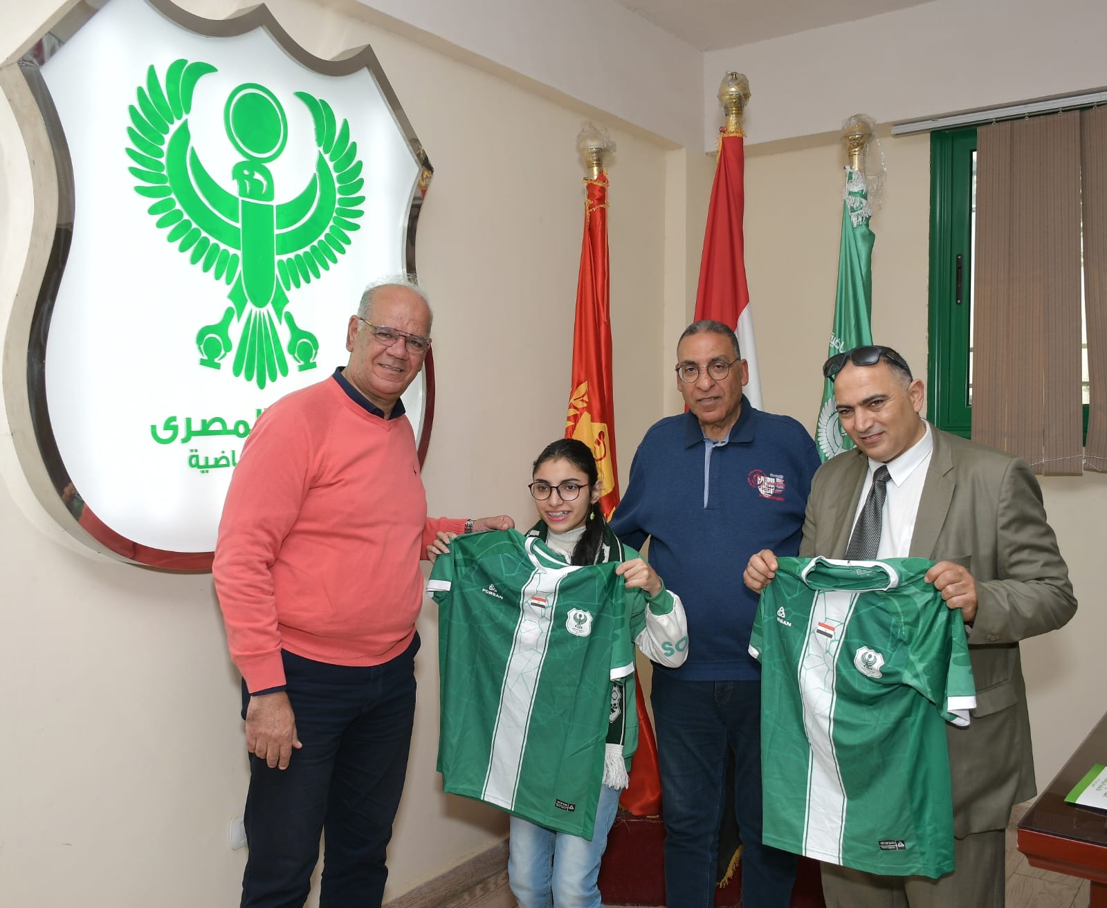 المصري يمنح العضوية العاملة لـ لميس اسلام