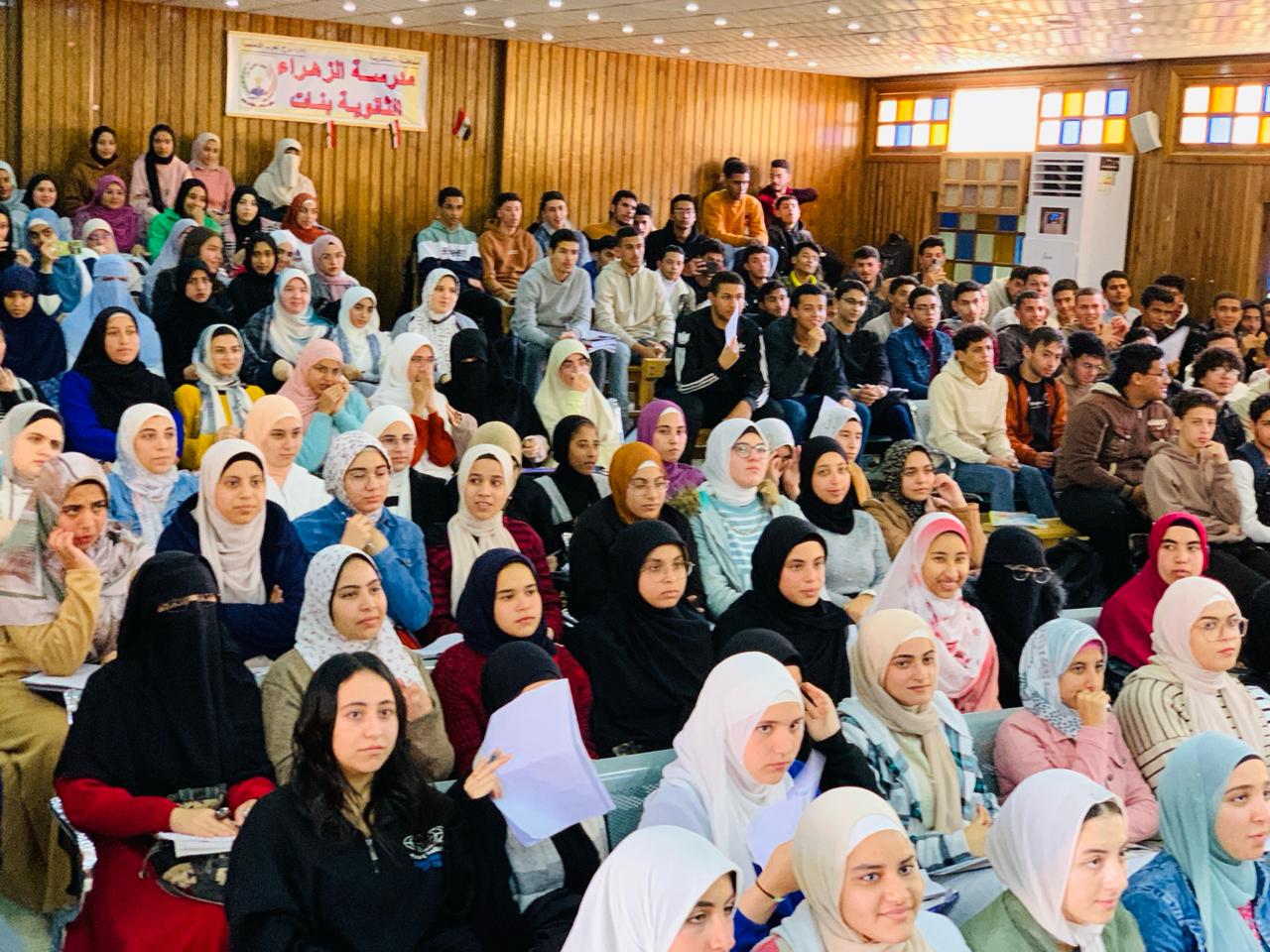 إقبال على مجموعات الدعم المدرسي بالإسكندرية 