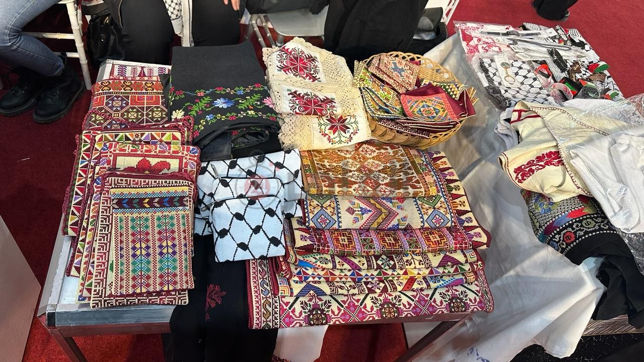 معروضات فلسطينية بمعرض ديارنا 