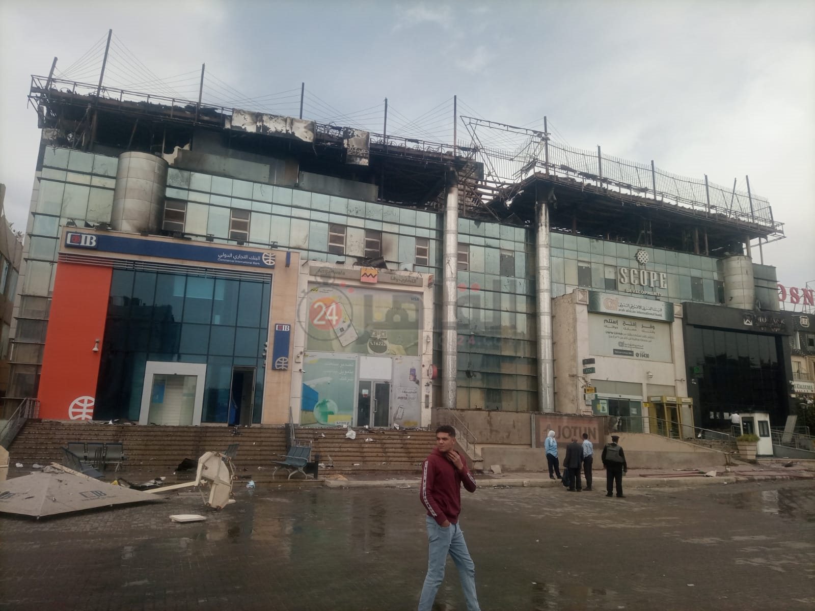 حريق مجمع بنوك التجمع (3)