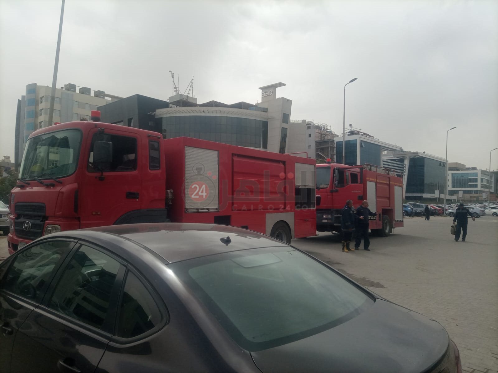 حريق مجمع بنوك التجمع (4)