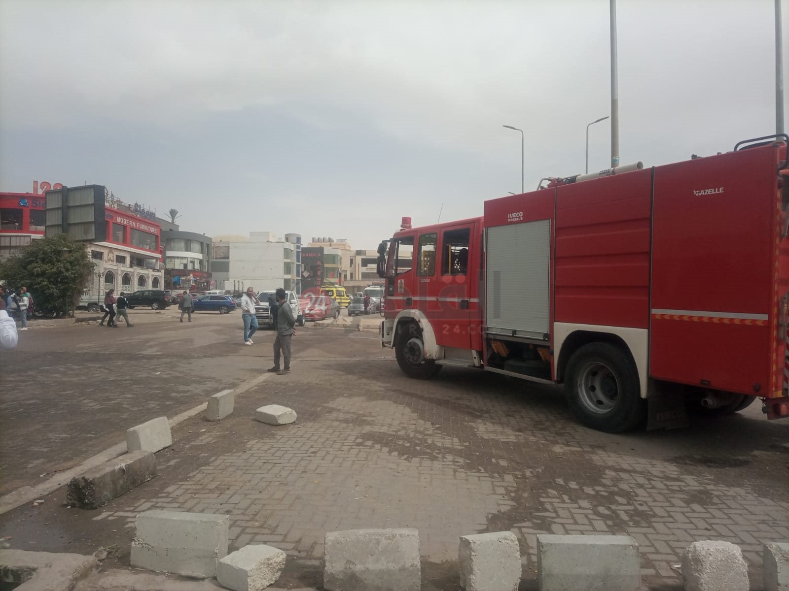 حريق مجمع بنوك التجمع (5)