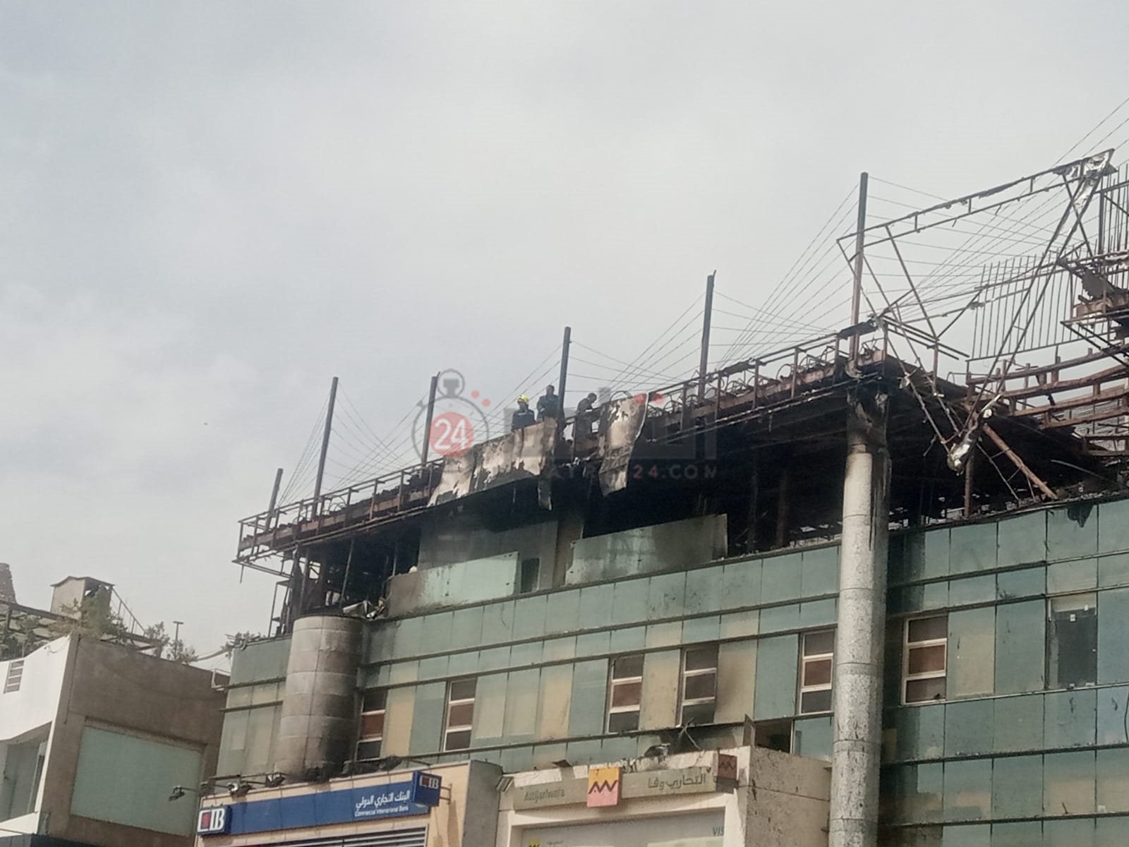 حريق مجمع بنوك التجمع (8)
