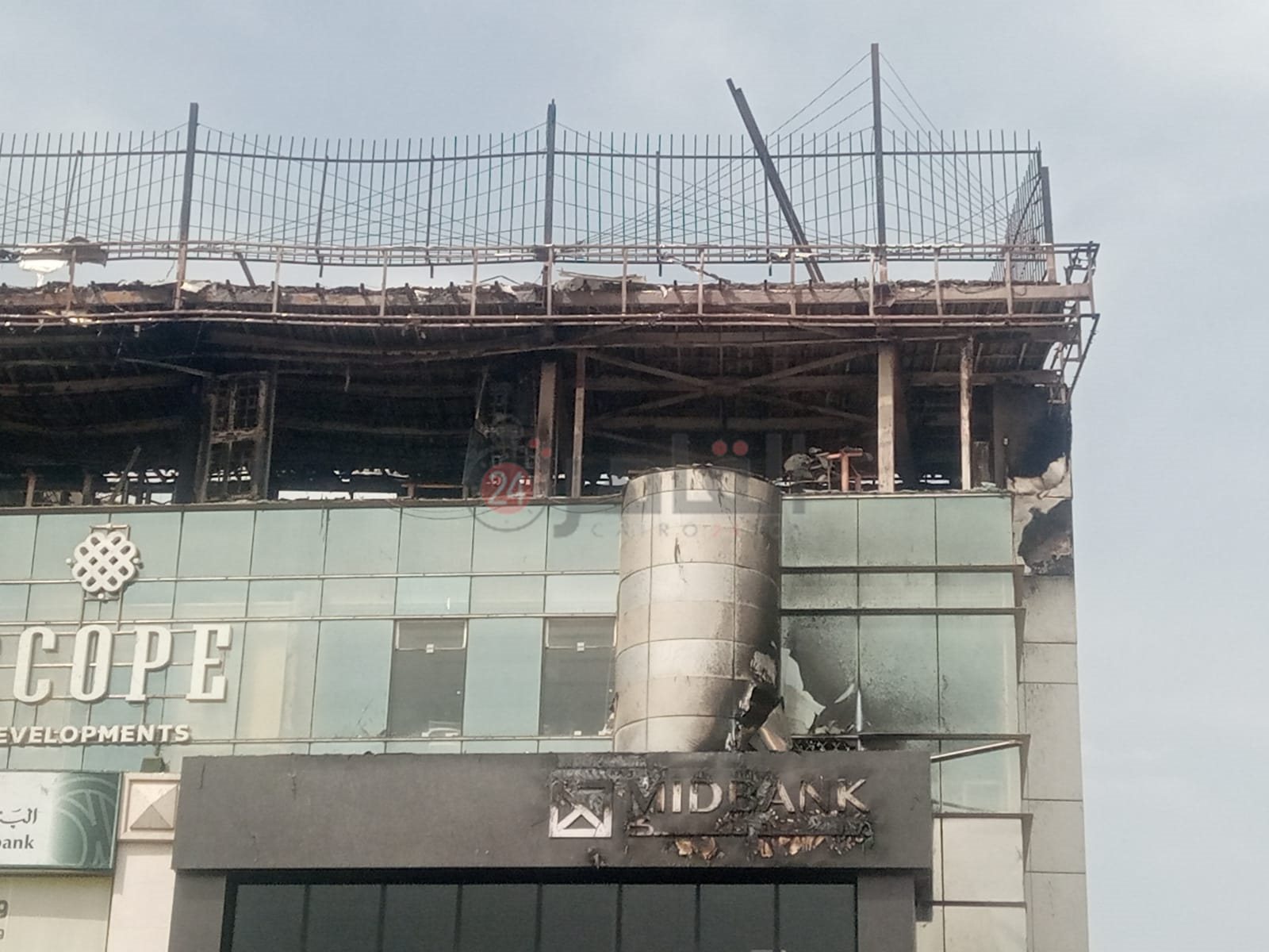 حريق مجمع بنوك التجمع (10)