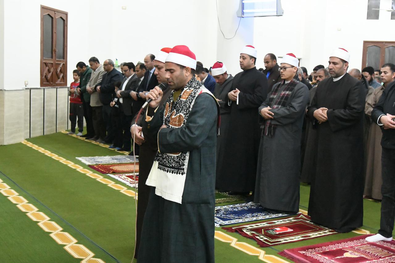 محافظ الفيوم يفتتح مسجد 