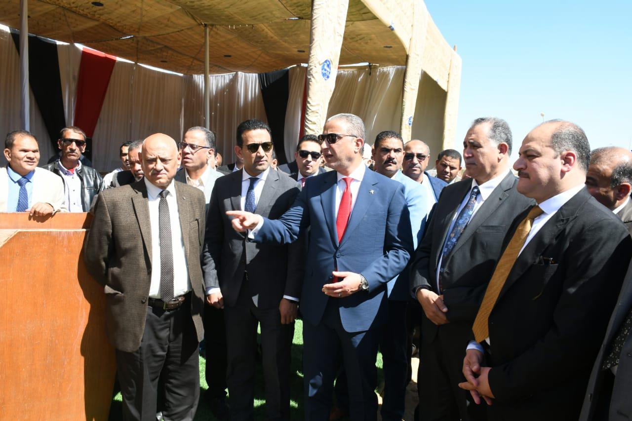 محافظ الفيوم ونقيب المحامين يضعان حجر الأساس لمجمع إسكاني خدمي لمحاميي المحافظة