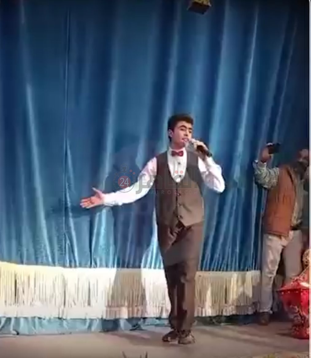 احمد طالب بتعليم الفيوم أثناء غناء وحوي يا وحوي 